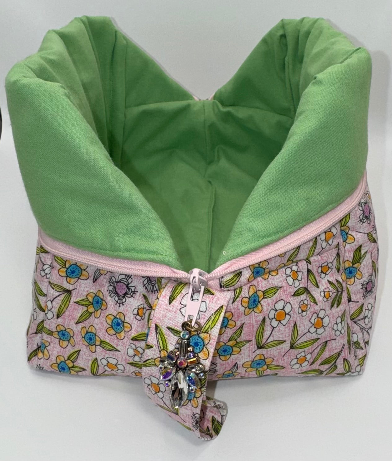 Boxy Quilted Handmade Makeup Bags Large Matching Quilted Floral Themed / Toiletries Bags Set Of 2