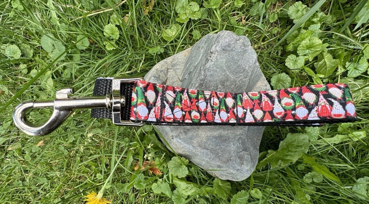 Large Handmade Heavy Duty Dog Collar & Leash Gnome Christmas Holiday Print