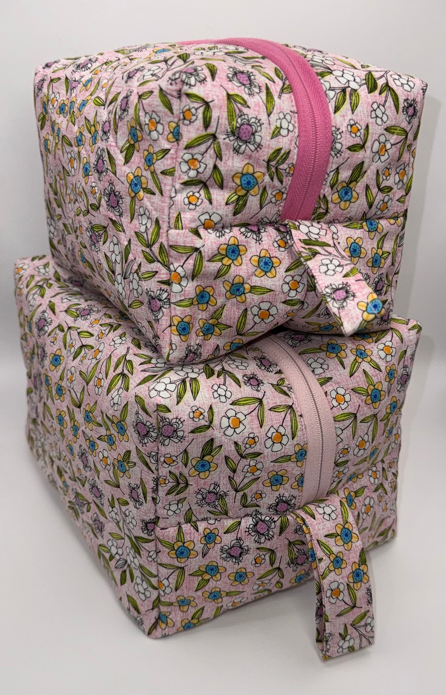 Boxy Quilted Handmade Makeup Bags Large Matching Quilted Floral Themed / Toiletries Bags Set Of 2