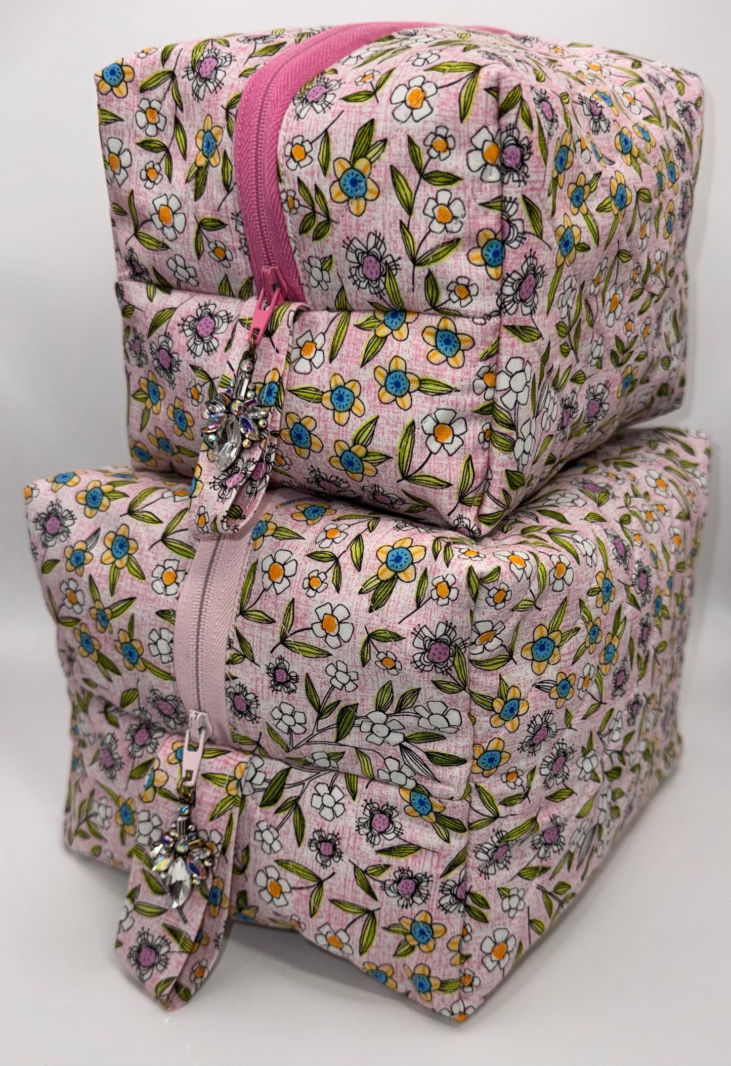 Boxy Quilted Handmade Makeup Bags Large Matching Quilted Floral Themed / Toiletries Bags Set Of 2